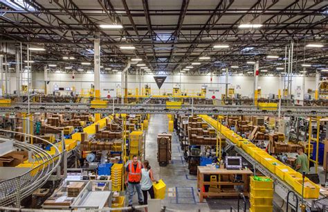 Amazon Says Fully Automated Shipping Warehouses Are At Least 10 Years