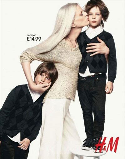 H&m advertisement strategy should be improved. H & M Holiday Family Advertising Campaign | Fashion & Wear ...