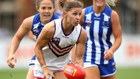 Aflw Kiara Bowers Named Best Player Of 2021 By Aflw Coaches Daily