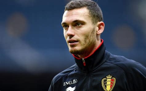 arsenal transfer news thomas vermaelen leaves door open for gunners exit amid manchester united