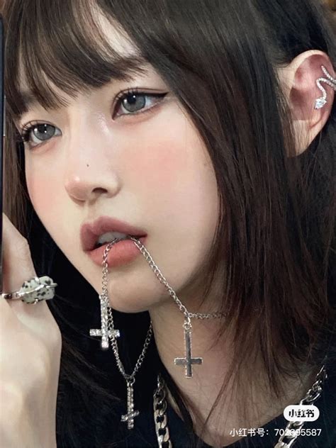 冰 个 橘 On Red Id 702895587 Ulzzang Girl Chinese Girl Pretty Girl