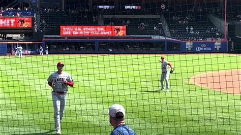 Shohei Ohtani Warming Up Citifield Los Angeles Angels Vs Ny Mets Youtube