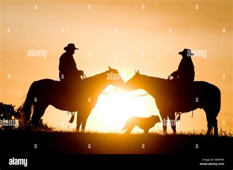 Western Cowboys Sunset Hi Res Stock Photography And Images Alamy