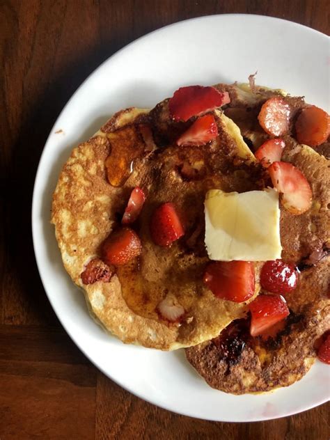 Try blending your cottage cheese to get a smoother consistency similar to that of greek yogurt. Fluffy Greek Yogurt Pancakes - How to Eat
