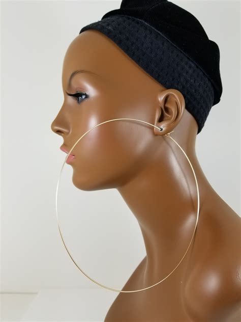 A design expert solves Hoop Earring problem - Biggest Hoop Earrings in ...