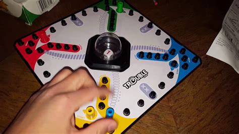 Un divertido juego para enseñar a los niños cómo pueden realizar grabados y. Pop-O-matic trouble juegos de mesa para niños - YouTube