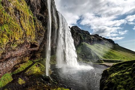 The Amazing Seljalandsfoss Fall Iceland Spectacular Places