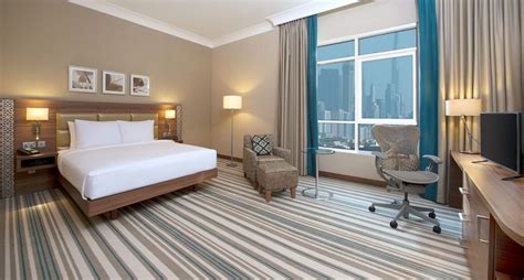 Hilton Garden Inn Dubai Al Mina Dubaj Zjednoczone Emiraty Arabskie Opis Hotelu Opinie