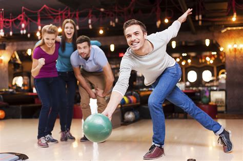 Bowling Wallpapers Images Photos Pictures Backgrounds