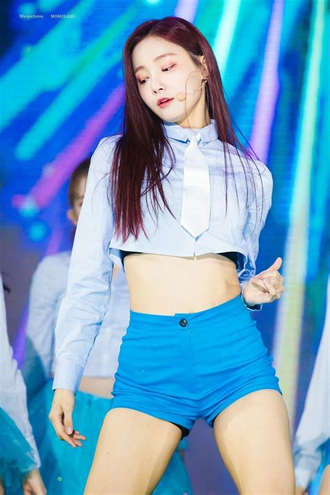 Yeonwoo 연우 kpopgirlgroup momoland yeonwoo outfit stage boomboom 모모랜드 연우 Asian Cute