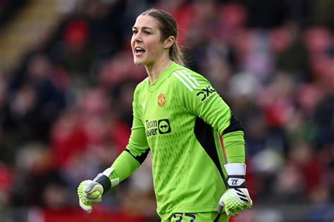 Lioness Goalkeeper Mary Earps Private Nottingham Bedroom Is So Surprising Hello