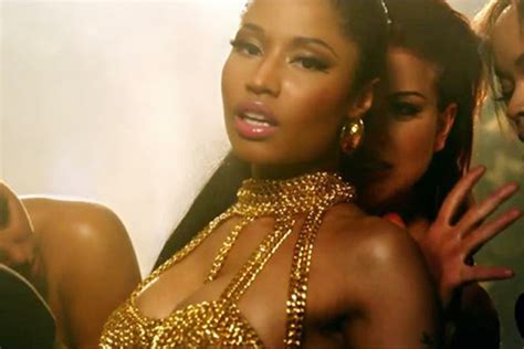 Nicki Minajs Anaconda Video Breaks Vevo Records With Almost 20