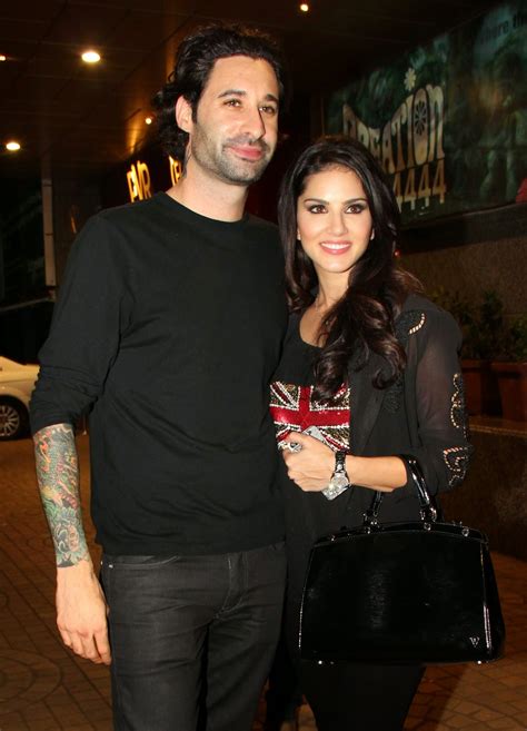 porn actress sunny leone with husband daniel webber photos at airport ~ my 24news and entertainment
