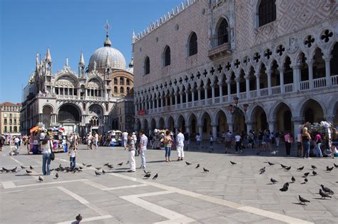 File20110722 Piazza San Marco Venice 4204 Wikimedia
