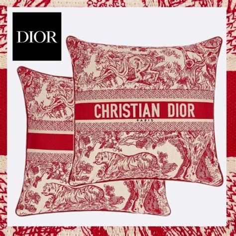 Christian Dior 2022 Cruise Décor Hyp02ccp2uc300 In 2022 Christian