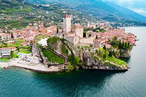20 Amazing Castles In Italy In 2024