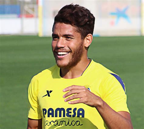 He played for spanish club villareal cf in 2014 up until 2017 when he joined la . Jonathan dos Santos - Wikipedia