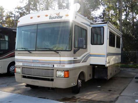 1999 Used Fleetwood Bounder 34v Class A In Texas Tx