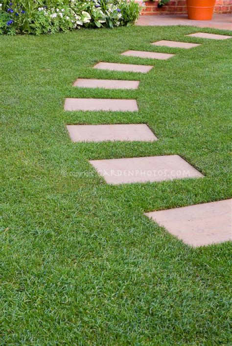 Majestic Best And Beautiful Stepping Stones Design Ideas For Your Front Yard Https
