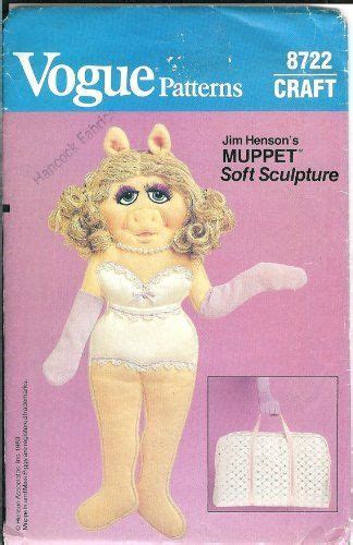Vogue 8722 Soft Sculpture Miss Piggy Doll With Carrying Case Sesame