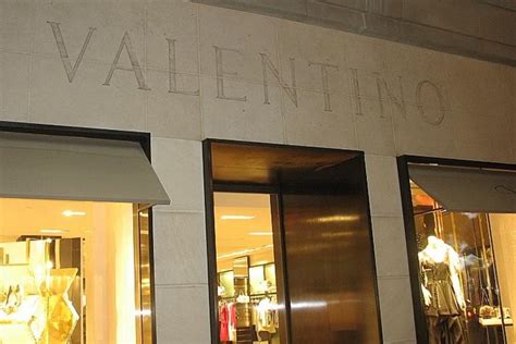 Valentino Boutique Los Angeles Shopping Review 10best Experts And