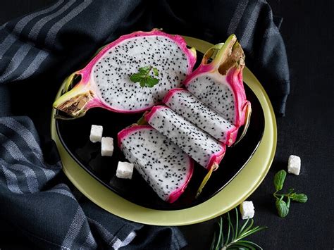 what does dragon fruit taste like it s just delicious 2023