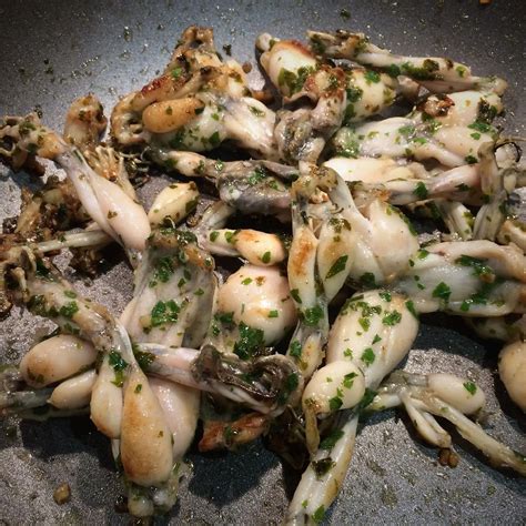 Cuisses de grenouille en persillade