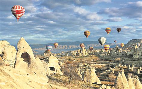 What is the peak tourist month in Turkey? 2