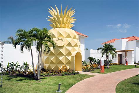Real Life Pineapple Hotel For True Spongebob Fans