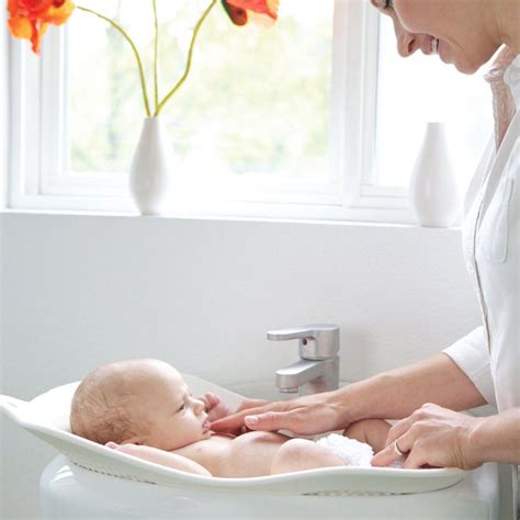 To make the bathing routine as easy and relaxing as possible, it's important to have the right gear. Puj Flyte Compact Infant Bath - White : Target | Baby bath ...