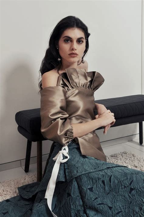 Bahraini Designer Amal Al Mullas Spring 2017 Collection Savoir Flair