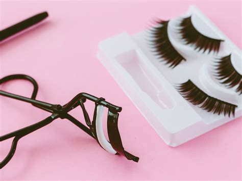 The Best False Lashes For Spring The Daily Struggle