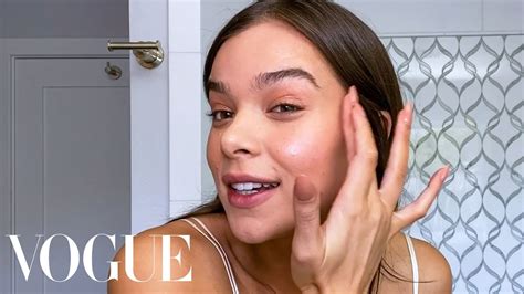 Hailee Steinfelds Guide To Glowing Skin And Easy Everyday Makeup