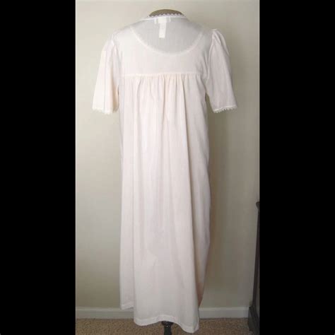Vintage Vanity Fair Matching Nightgown And Robe Becas Boutique Ruby Lane
