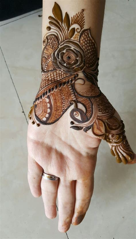 Pin by Neha Gandhi on my designs | Henna designs, Henna designs easy, New mehndi designs