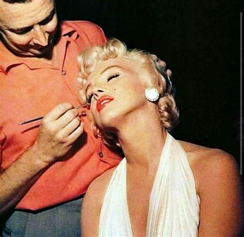 Marilyn Getting Her Make Up Done On The Set Of Seven Year Itch In