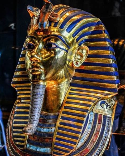 Tutankhamuns Gold Funerary Mask And Real Head Shape Sola Rey