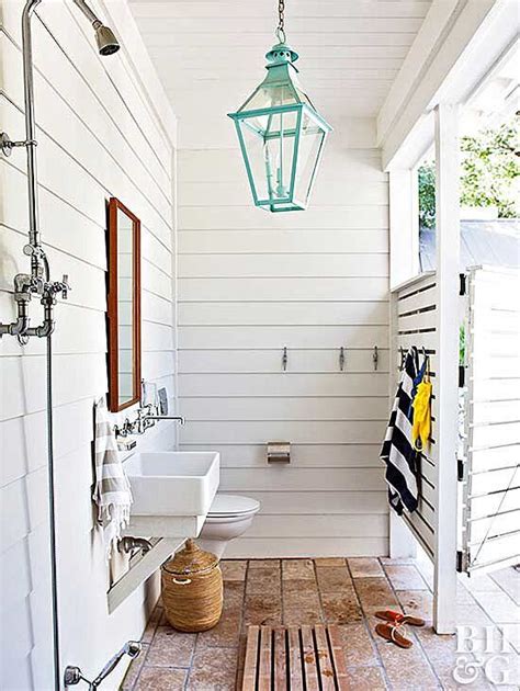 15 Outdoor Shower Ideas To Use In Your Yard Pool House Bathroom