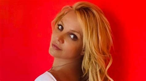 Se Ve Lo De Abajo Britney Spears Se Llevó Todos Los Suspiros Con Un Traslúcido Look Mdz Online