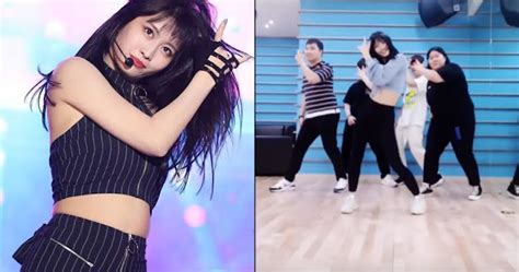 Twices Momo And Her Managers Win Best Live Dance Class On Vlive