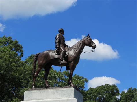 Equestrian Statue Of Robert Edward Lee In Pa Gettysburg Us