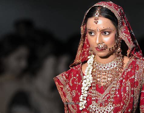 Indian Bridal Traditional Dress jewelry And Makeup - XciteFun.net
