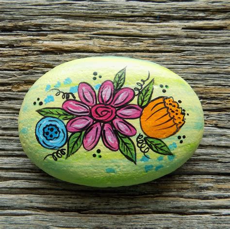Flower Bouquet Painted Rock Decorative Accent Stone Paperweight
