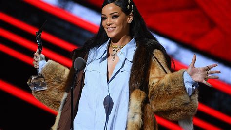 Brace Yourself An Unfiltered Rihanna Documentary Is Coming
