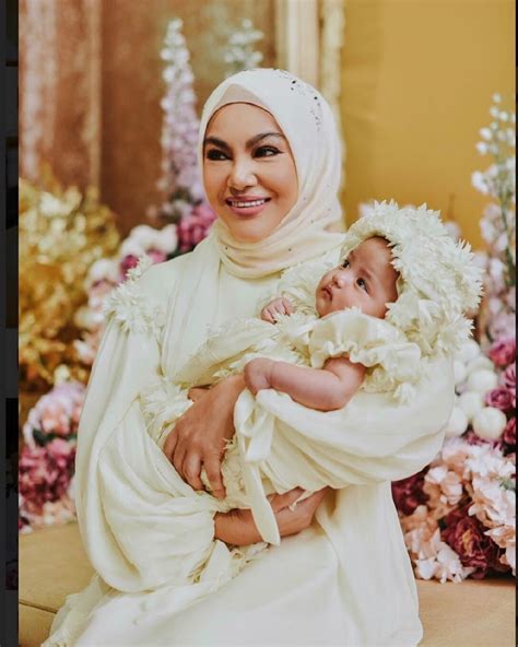 Membaca al quran juz 1 sampai 30 video youtube, bacaan ayat suci al quran juz 1 sampai 30 bacaan al quran yang sangat. Alunkan 1 Juzuk Al-Quran Selama Sebulan, Ini Cara Umie ...