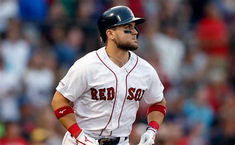 MLB Red Sox Presenta Uniforme Con Colores Muy Diferentes