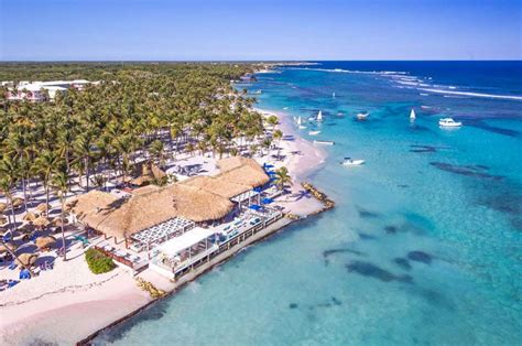 Rüya destinasyonlarda eşsiz plajlar ya da alplerde kayak. Playa Blanca Beach, Punta Cana, Dominican Republic 2021 ...