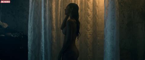 Naked Alicia Sanz In En Brazos De Un Asesino
