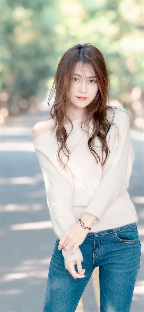 Download 1125x2436 Asian Girl Jeans Cute Photography