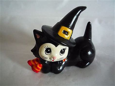 What kind of tag does a lefton lighthouse have? home collectibles -- Antique Price Guide